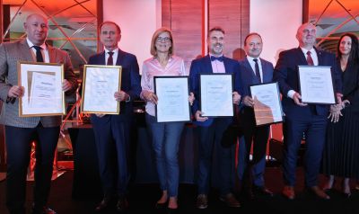 zdjęcia z gali z wreczenia wyr&oacute;znienia w kategorii "Dobre Praktyki Organizacji i Zarządzania w Administracji Samorządowej" w og&oacute;lnopolskim konkursie "Sekrety Zarządzania"