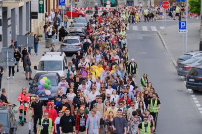 zdjęcie korowodu studenckiego w Rzeszowie, fot. arichwum, Urząd Miasta Rzeszowa