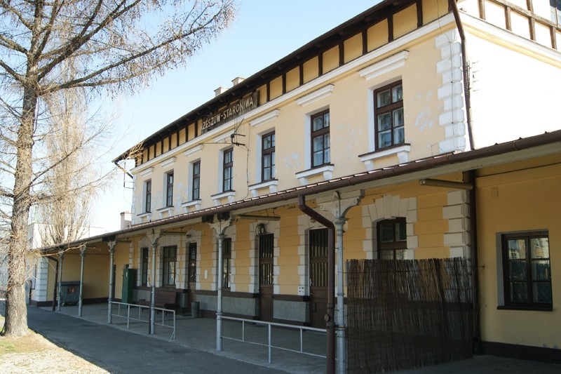 Stacja Rzesz&oacute;w - Staroniwa