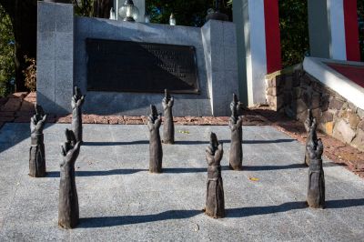 Pomnik Poległych przy ul. Partyzant&oacute;w, fot. Tadeusz Poźniak