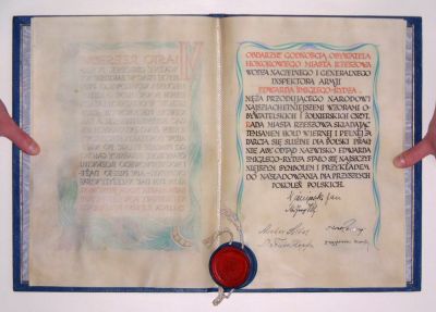 Akt nadania tytułu Honorowego Obywatela Miasta Rzeszowa dla Edwarda Rydza-Śmigłego, źr&oacute;dło: Encyklopedia Rzeszowa