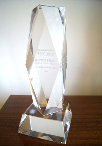 Statuetka za zdobycie tytułu Samorządowca Roku 2018